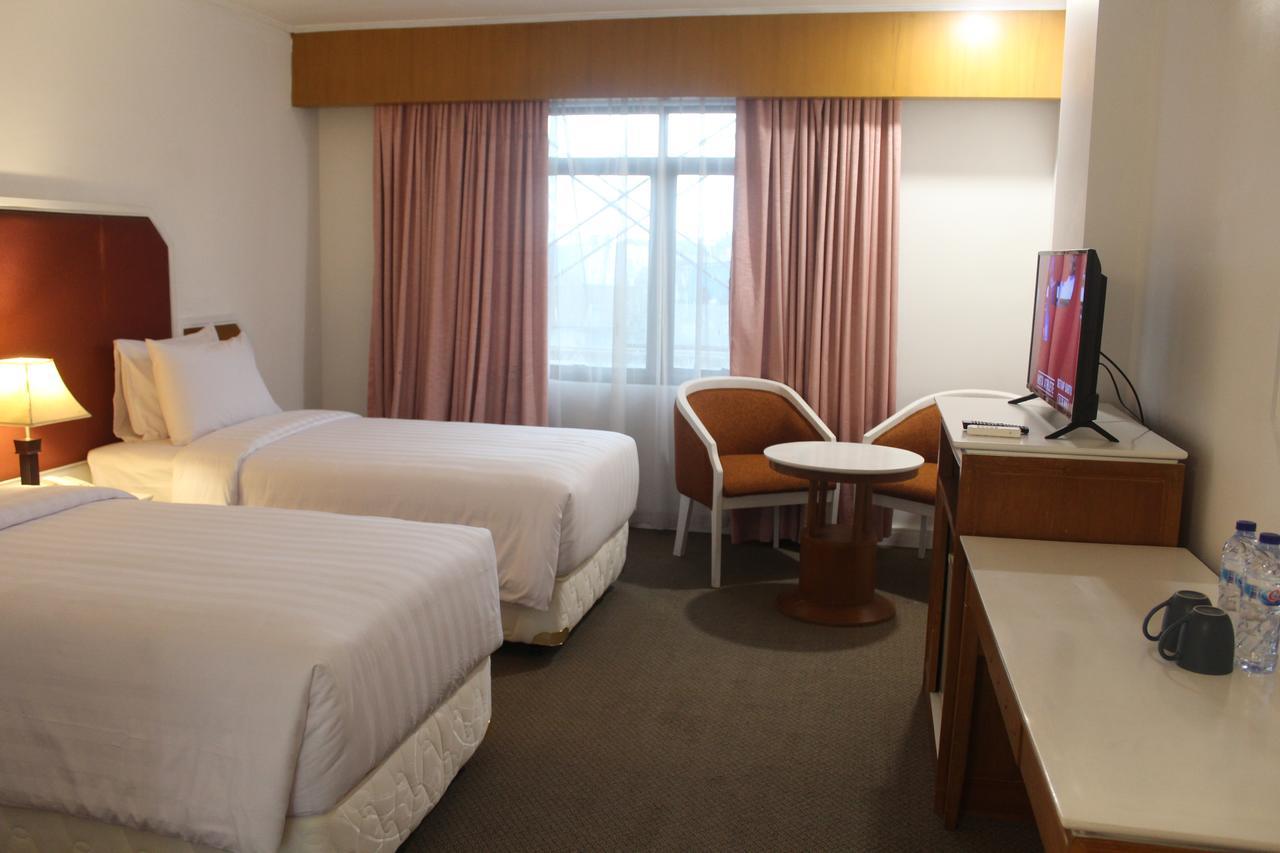 Arnava Hotel Senen Jakarta Extérieur photo