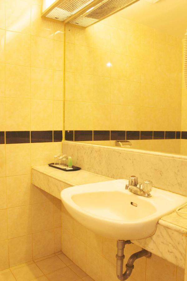 Arnava Hotel Senen Jakarta Extérieur photo